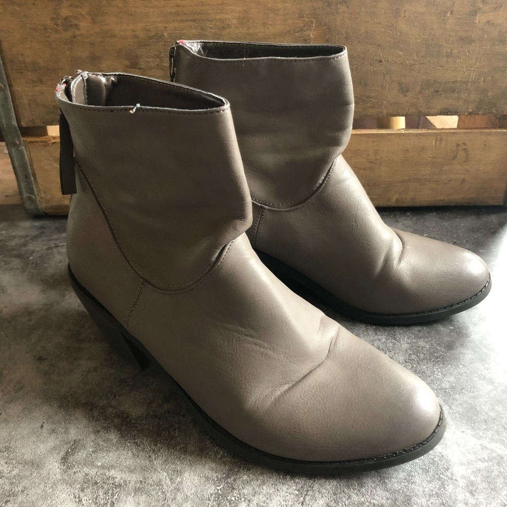 Madden Girl Gleee Brown Ankle Booties 7.5